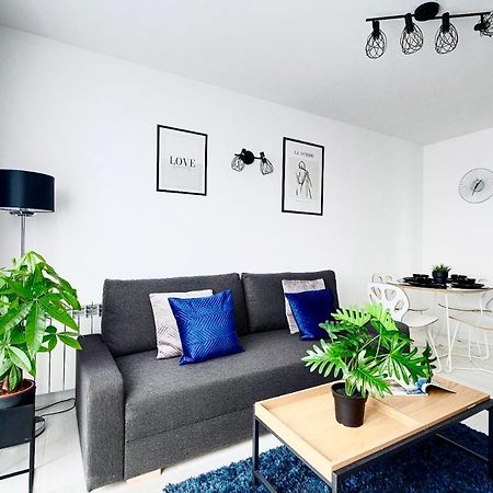 Warsaw Inside Solec With Private Parking Apartment Exterior photo