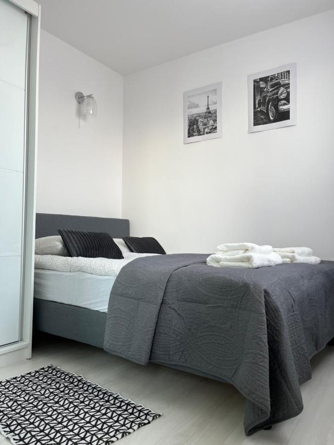 Warsaw Inside Solec With Private Parking Apartment Exterior photo