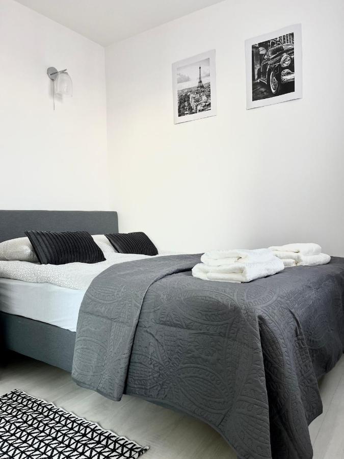 Warsaw Inside Solec With Private Parking Apartment Exterior photo